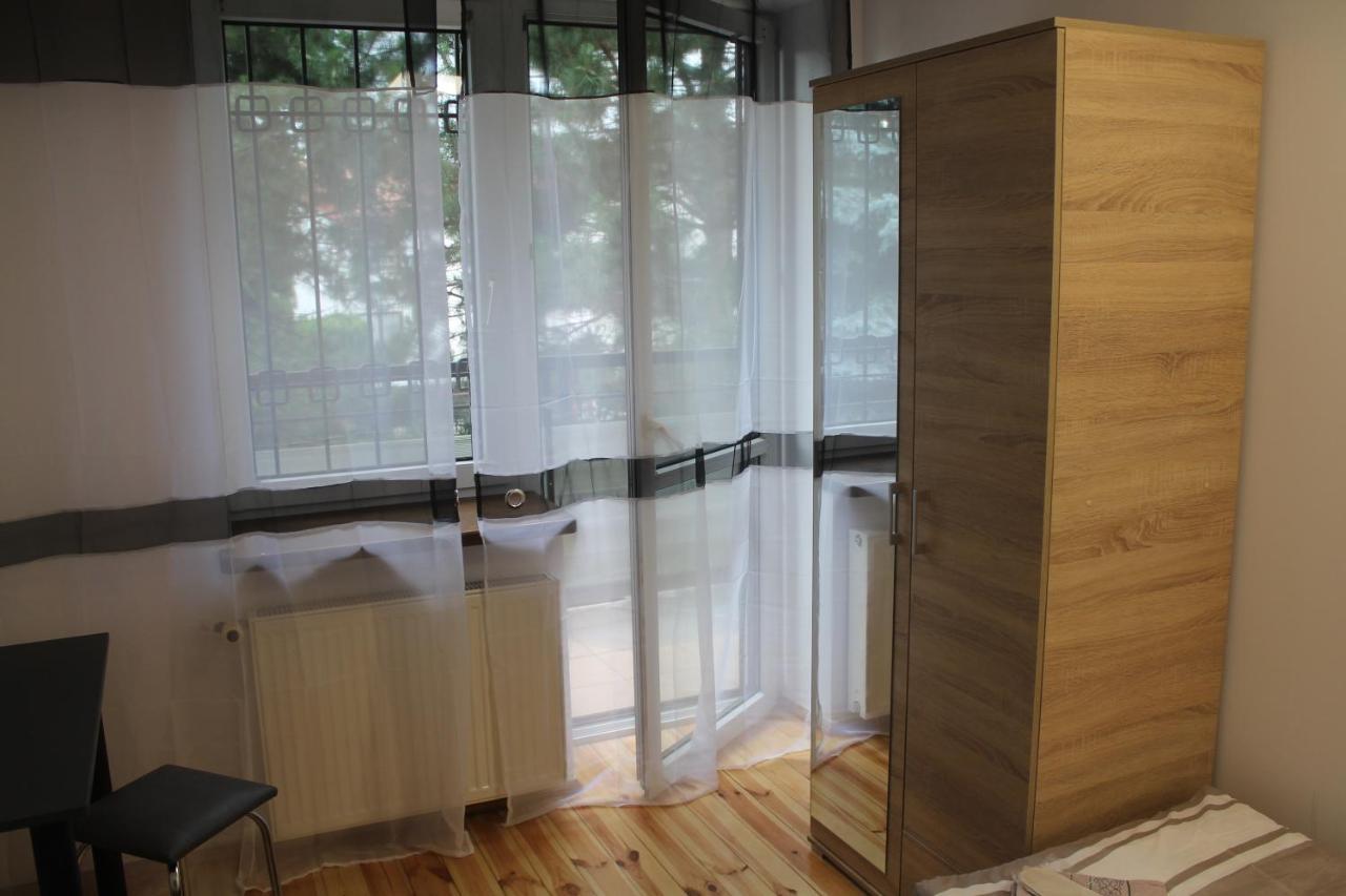Saska Ochota Forest Guest House Warszawa Eksteriør bilde